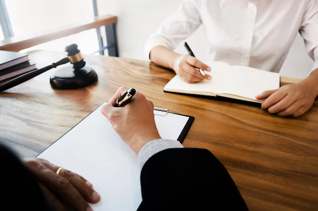 یازرلو وکیل پایه یک دادگستری در تهران تجریش